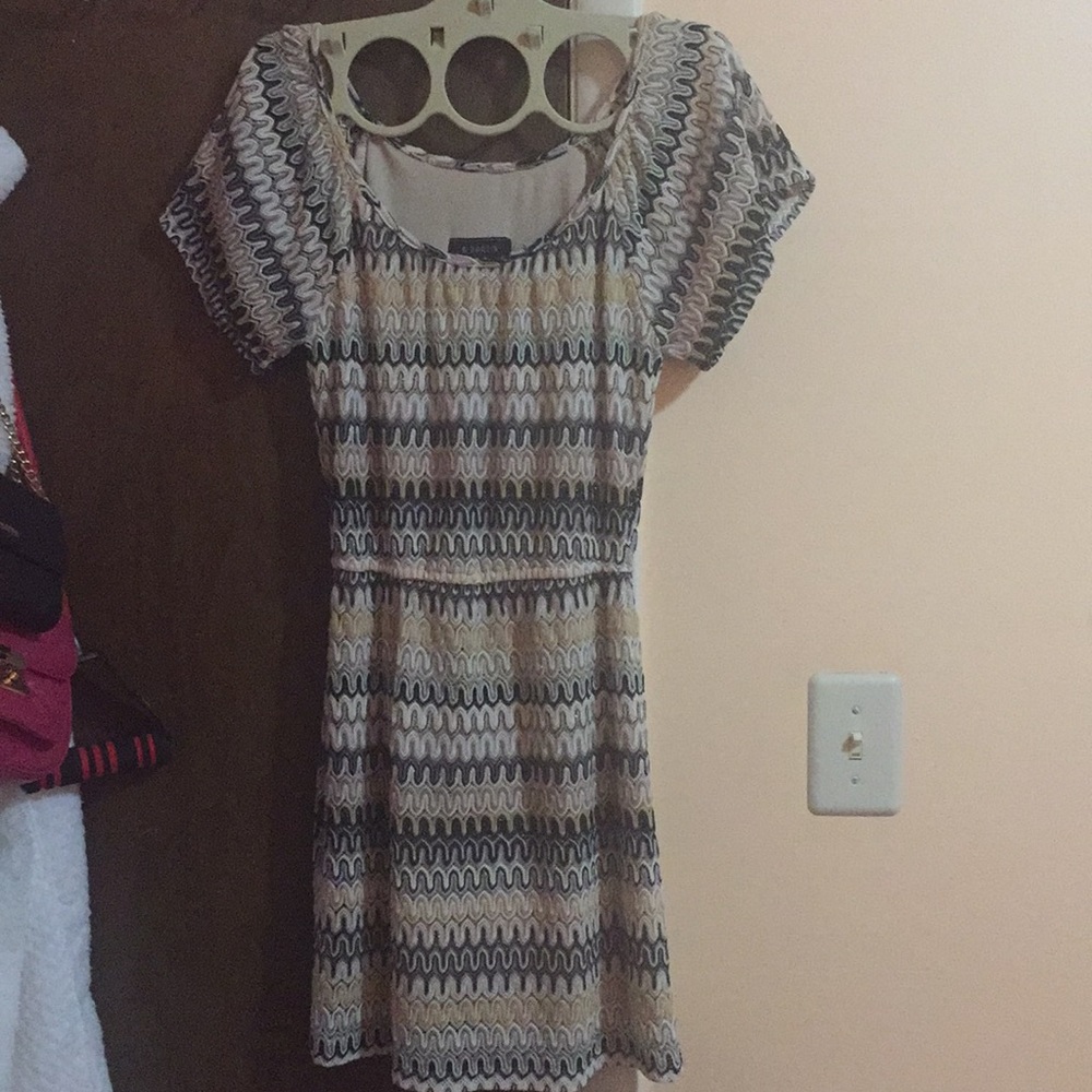 3/$9 Short sleeve B. Darlin dress